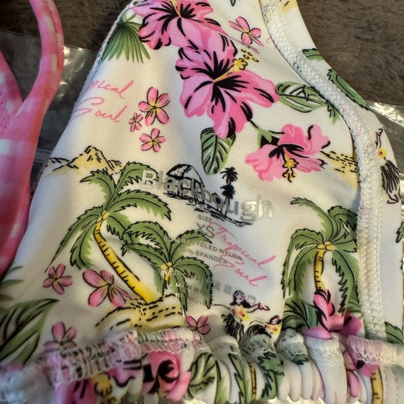 Blackbough coco frio ruffled triangle top & cheeky bottoms New in bag 🥥💗🎀 - Picture 13 of 16